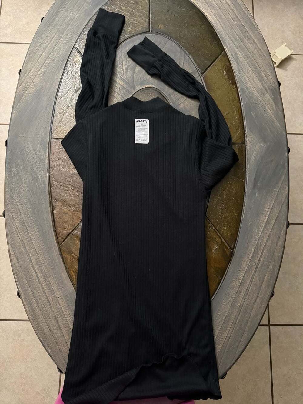Craft Long Sleeve Mock Neck Baselayer Size S Black
Wind stopper